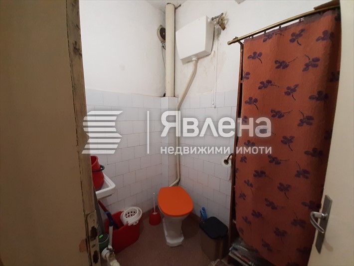 Дава се под наем Тристаен апартамент в Ямбол, Център - 80 кв.м за 255 € - Снимка #11