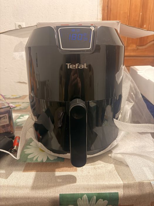 Фритюрник с горещ въздух TEFAL EASY FRY 4.2 L