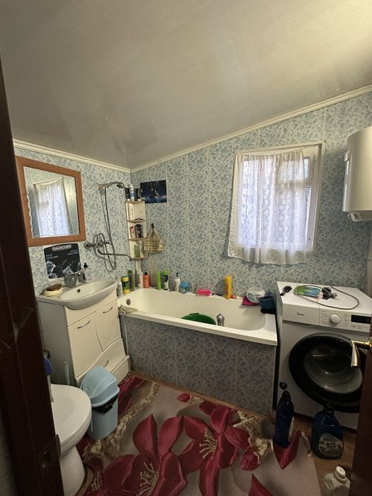 Продается благоустроенный двух-квартирный дом