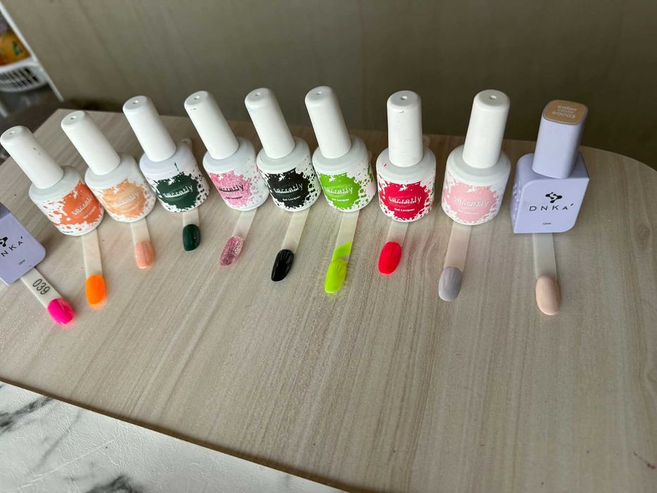 Гел лакове и бази