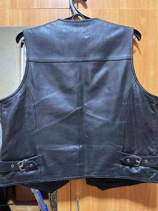 Кожаная безрукавка