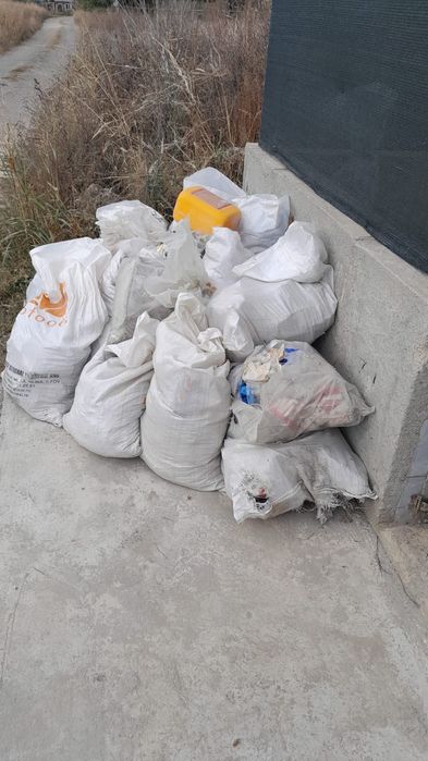 Evacuez Moluz Saci Demolari Deseuri constructii Gunoi lemne mobila