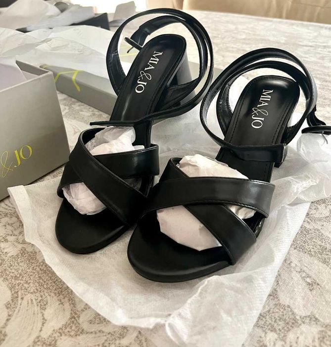 Дамски сандали на ток MIA&JO, черен цвят