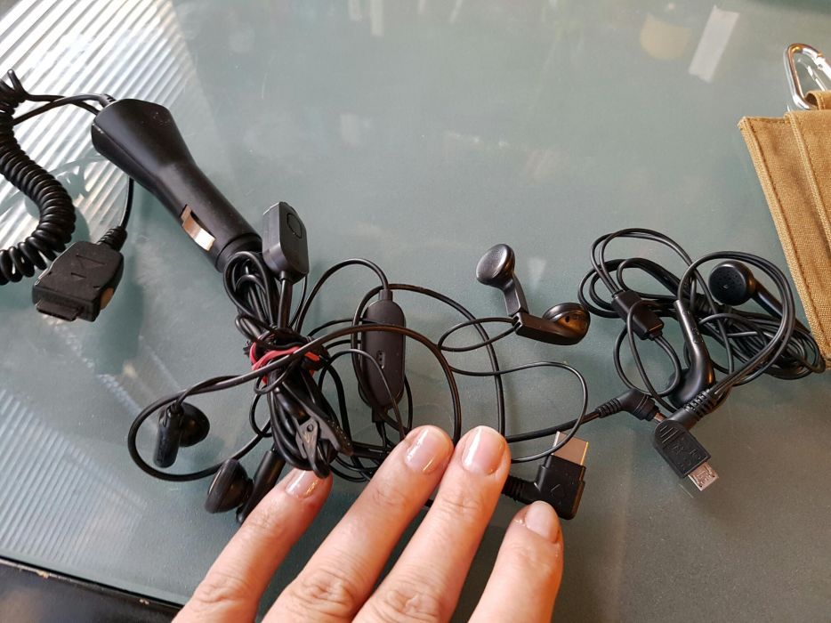 Лот Аксесоари за GSM  за 5 лв.