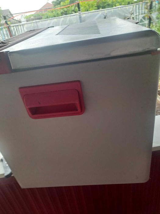 Lada frigorifica auto/rulota DOMETIC si Electrolux, ambele 12V / 220V si gaz la 30 mbar