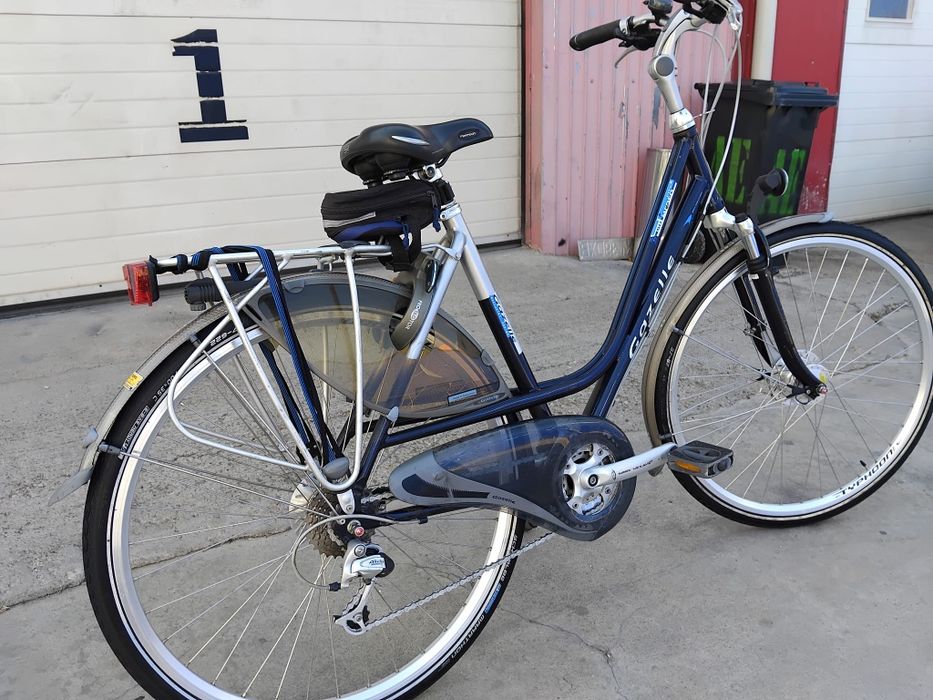 Vând bicicleta gazele din aluminiu pentru damă