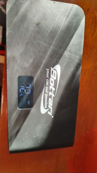 Robot pornire Auto BOTTARI 30318, 10400mAh, 1200A, 12V
