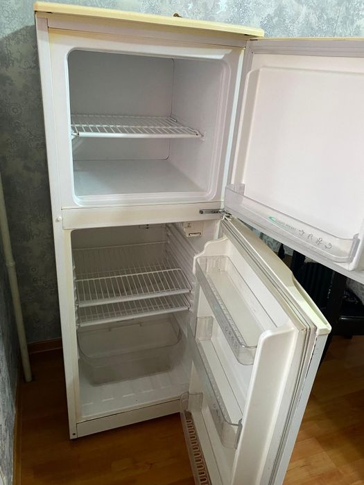 Холодильник Samsung 30000тг.