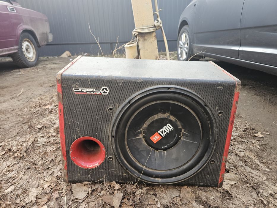 Продам сабвуфер дёшево