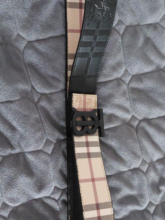 продам ремень Burberry двусторонний