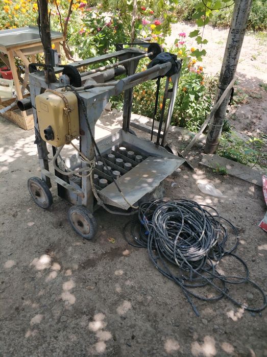 Шлакаблок аппарат 15/30 шлакаблок чикаради 50 метр кабели билан.