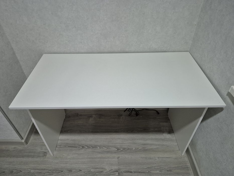 Компьютерный стол.