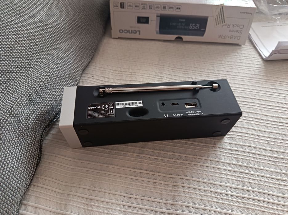 Ceas cu radio Lenco CR-630BK Ca nou