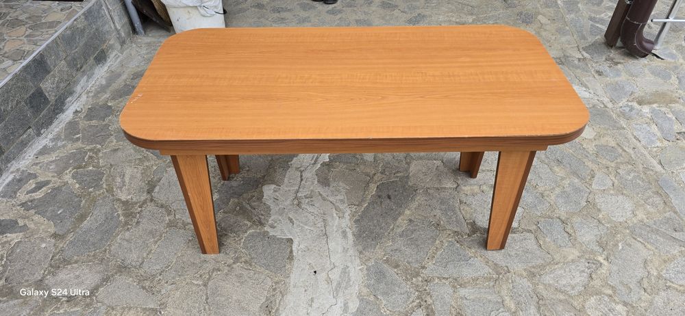 Дървена холна маса 120/60/60