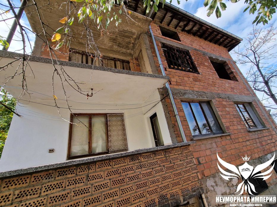 Продава се Къща в Асеновград - 424 кв.м за 399 €/кв.м - Снимка #21