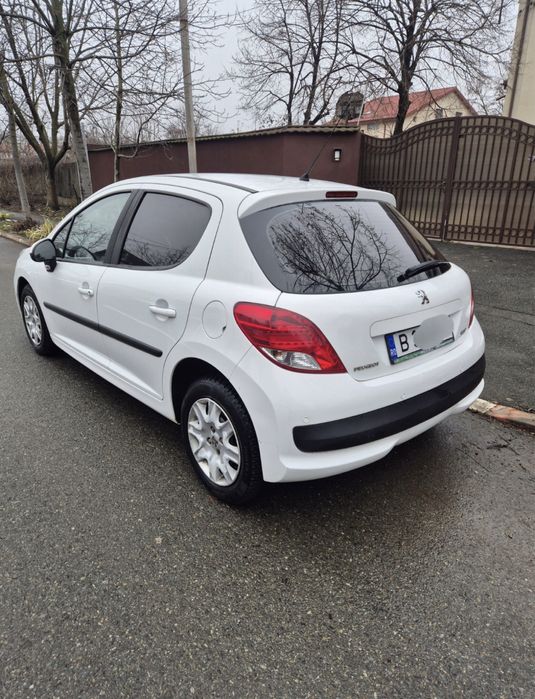 Peugeot 207-an 2011-preț Fix 1300 Euro!!