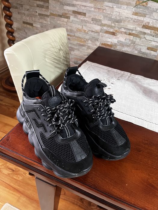 Versace chain reaction