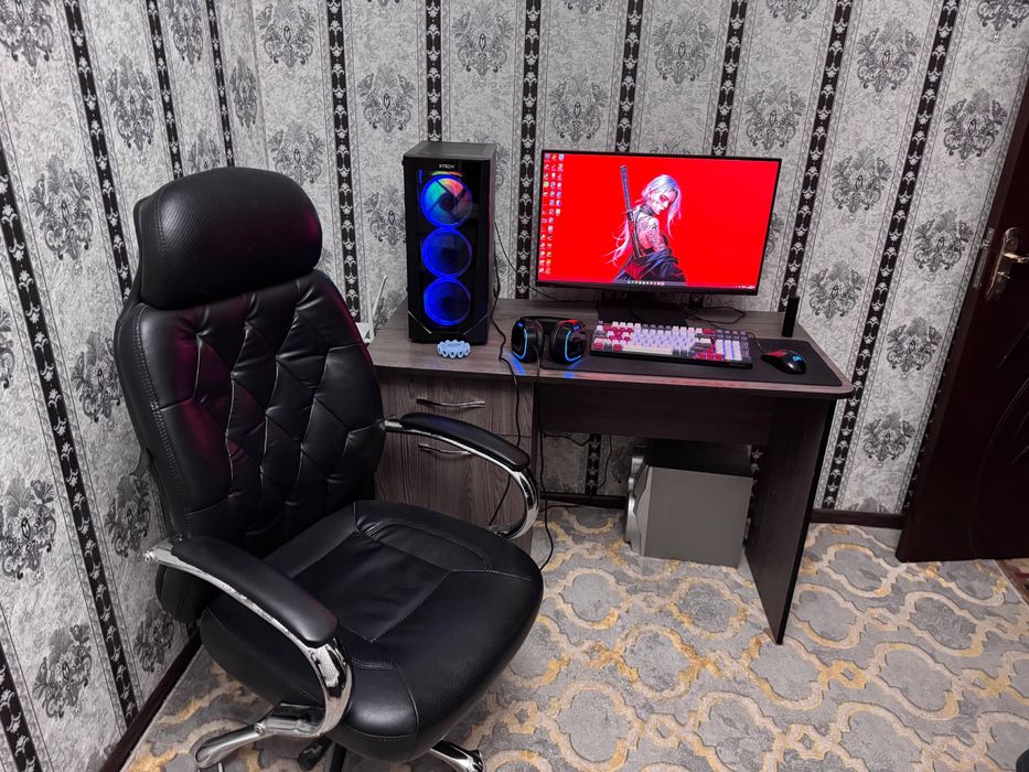 Kreslo   bilan     kampyuter   stol  sotiladi   holati.  zur  yangiday