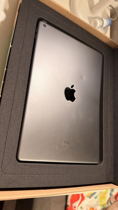 Ipad 7th generation - 32 GB Wifi - Space Gray