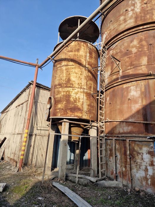 Цементный силус вместимость 40-45т