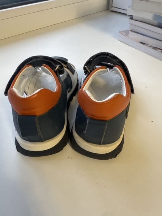 Ботинки, кроосовки и сандали