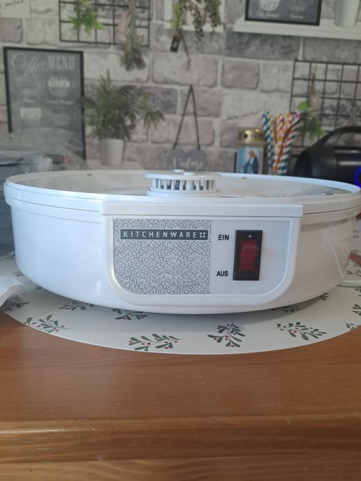 Aparat pentru deshidratat fructe/legume