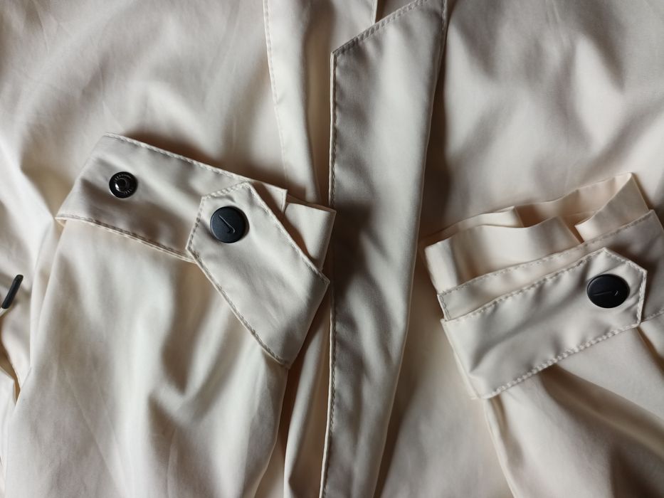 Оригинален дамски тренч NIKE, размер S