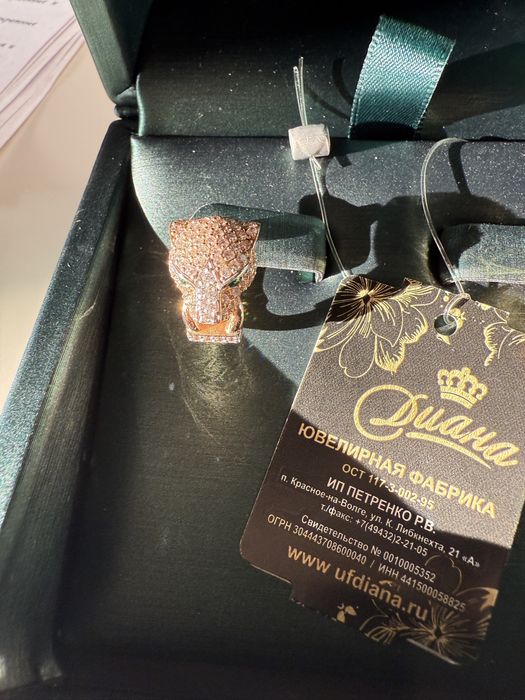 Золотые серьги пантера Cartier