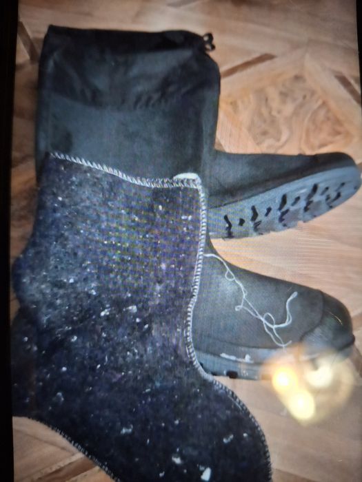 Продается дождевик и ботый комплект.