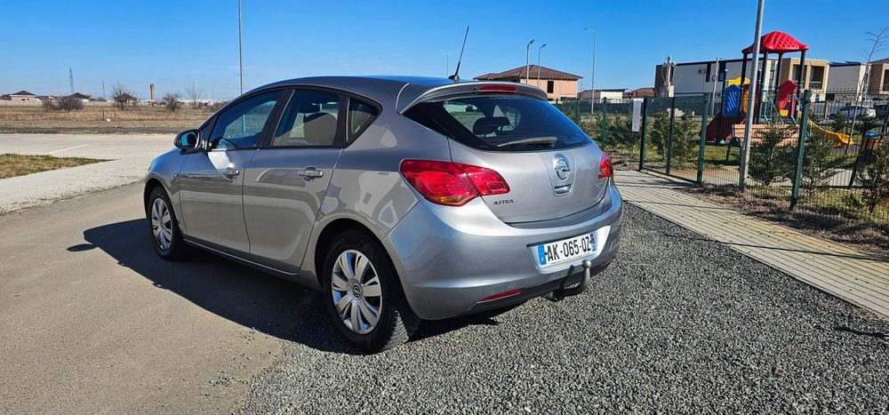 Opel Astra J 1.7 CDTI Eco-Tech Euro 5 Hatchback An Fab.2011