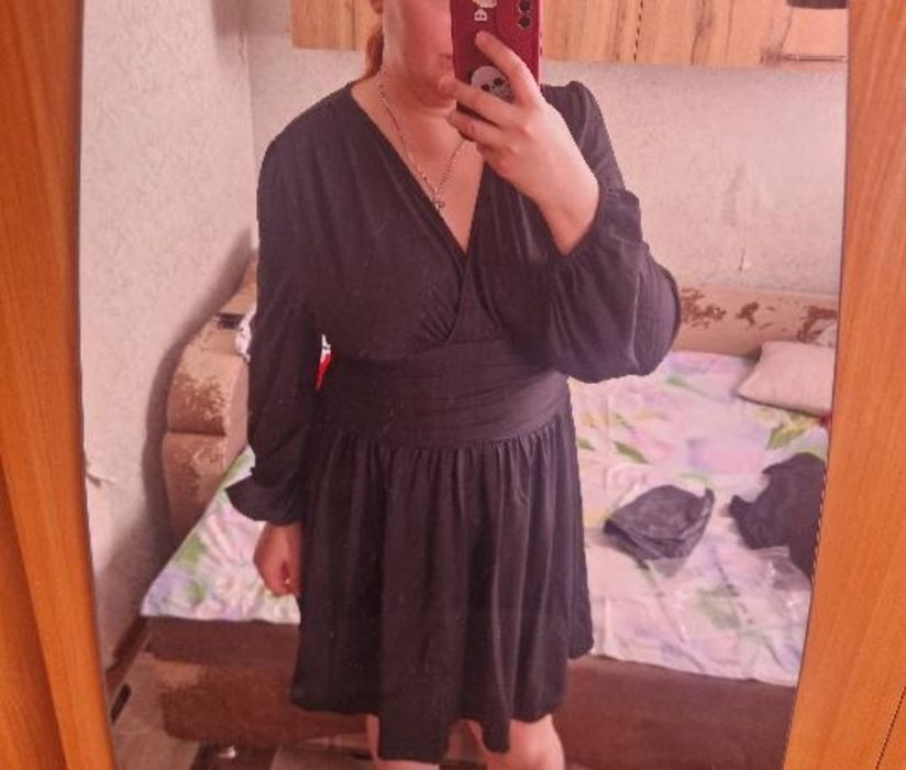 Продам женские платья