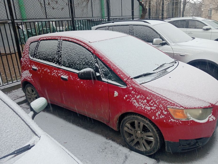 Vând Mitsubishi Colt