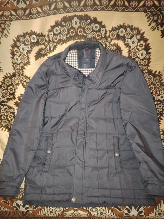 Продам осеннию куртку