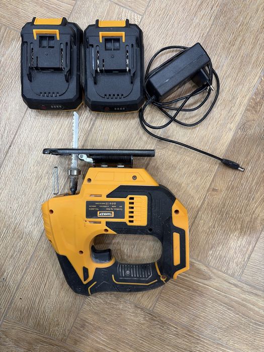 Лобзик новый без коробки