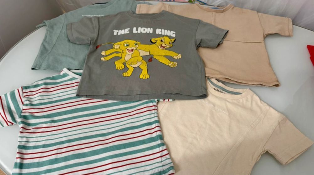 Haine baieti masura 104 (4 colanti + 6 tricouri + 2 bluze + 1 geaca)