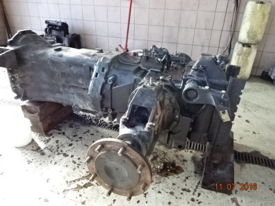 Dezmembrez tractor Case Cs 150