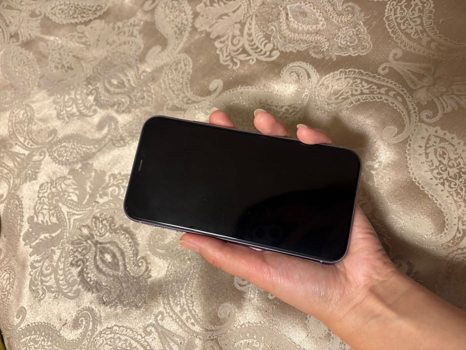продам 11 phone лиловый