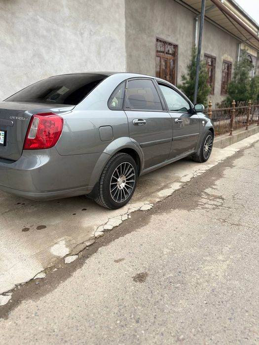 Срочно продается Gentra