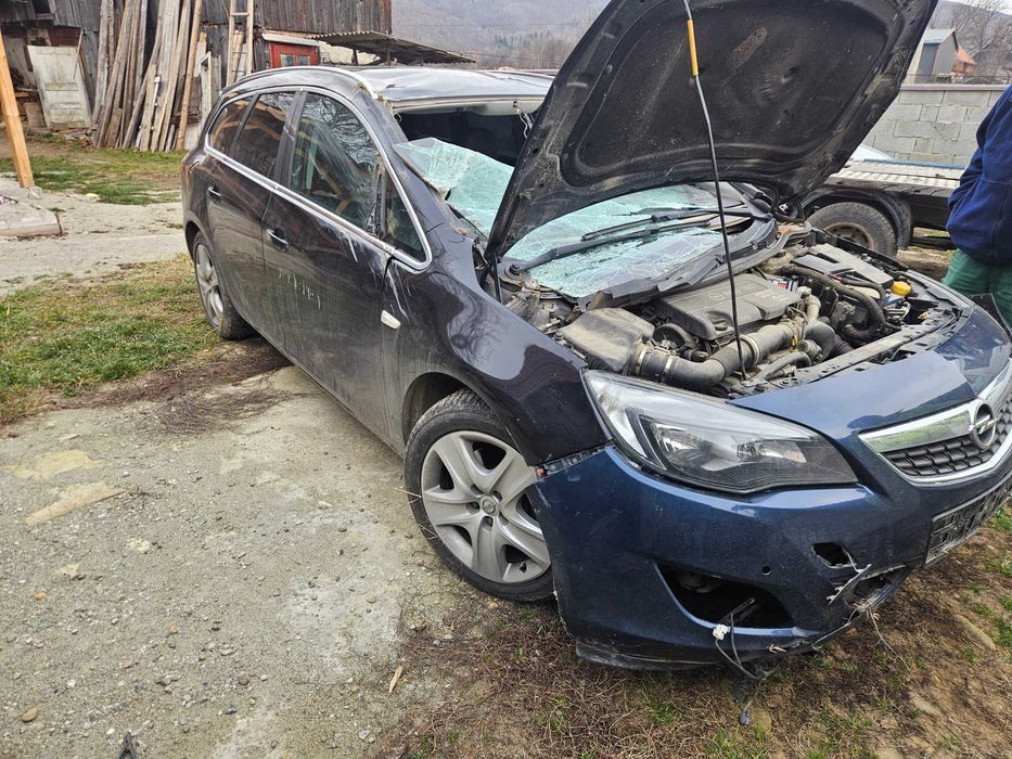 Opel astra j 2011