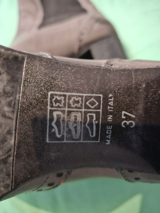 Ghete Piumi,piele naturala, stare foarte buna