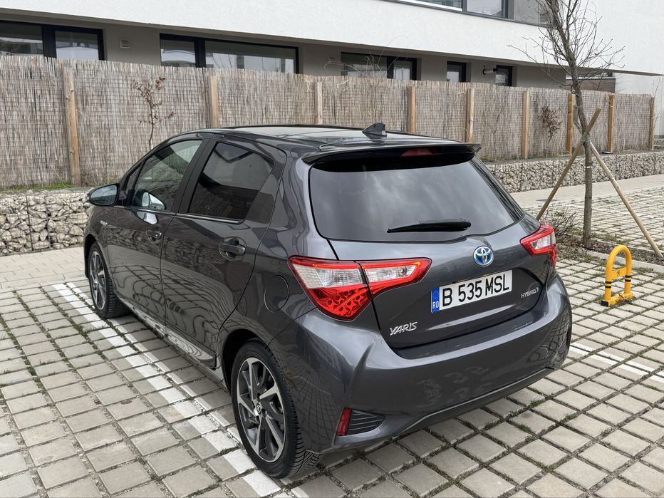 Toyota Yaris Hybrid Panroamic model full achizitie reprezentanta