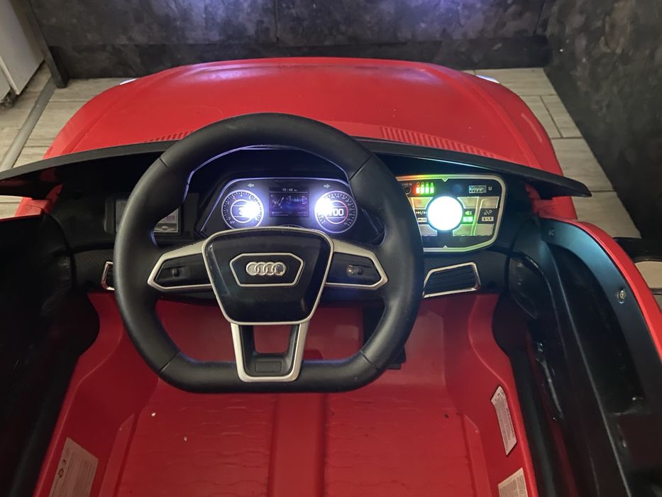 Детска акумулаторна кола Audi e-tron GT – Перфектният подарък с НОВА батерия!