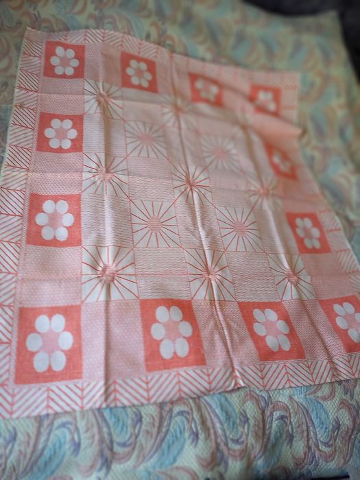 Продаются скатерть