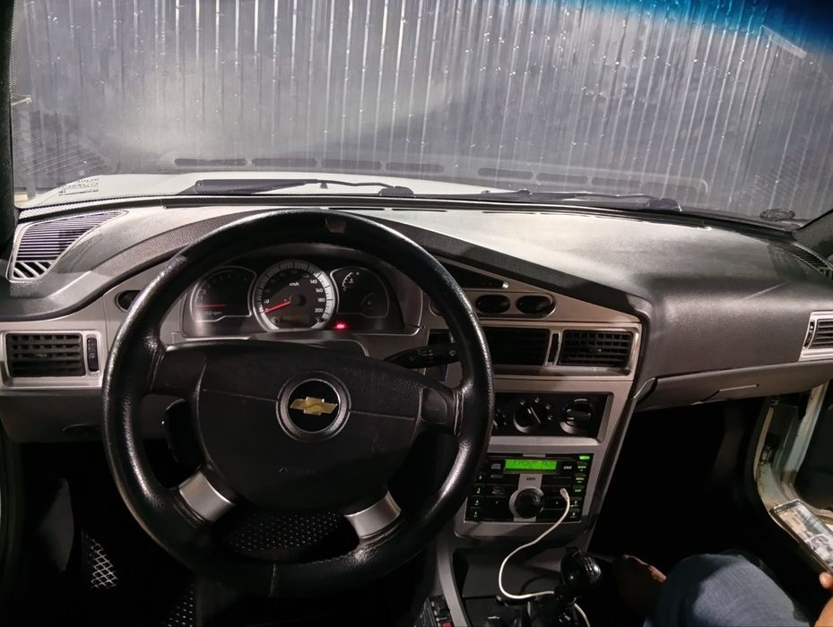 Srochna sotiladiNexia 2 1.6