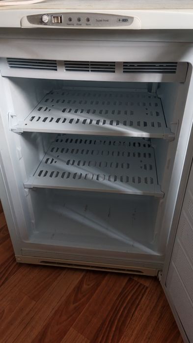 Продам морозильную камеру
