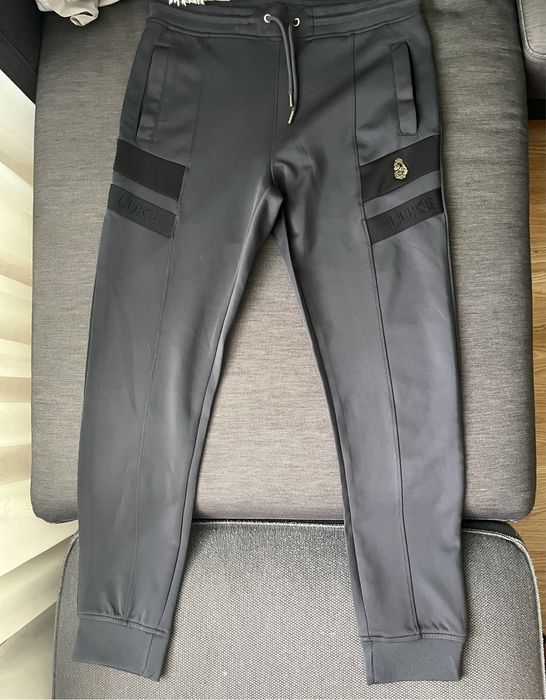 Анцуг на Luke 1977