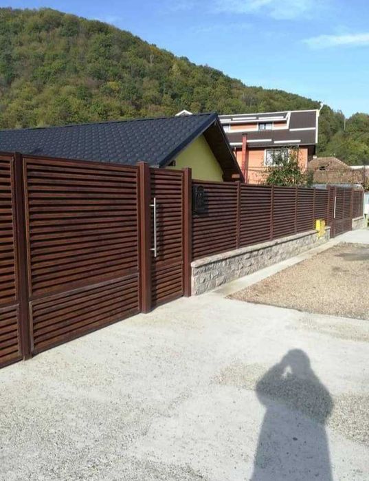 Garduri si porti stil jaluzea, sipca metalica, tabla cutata