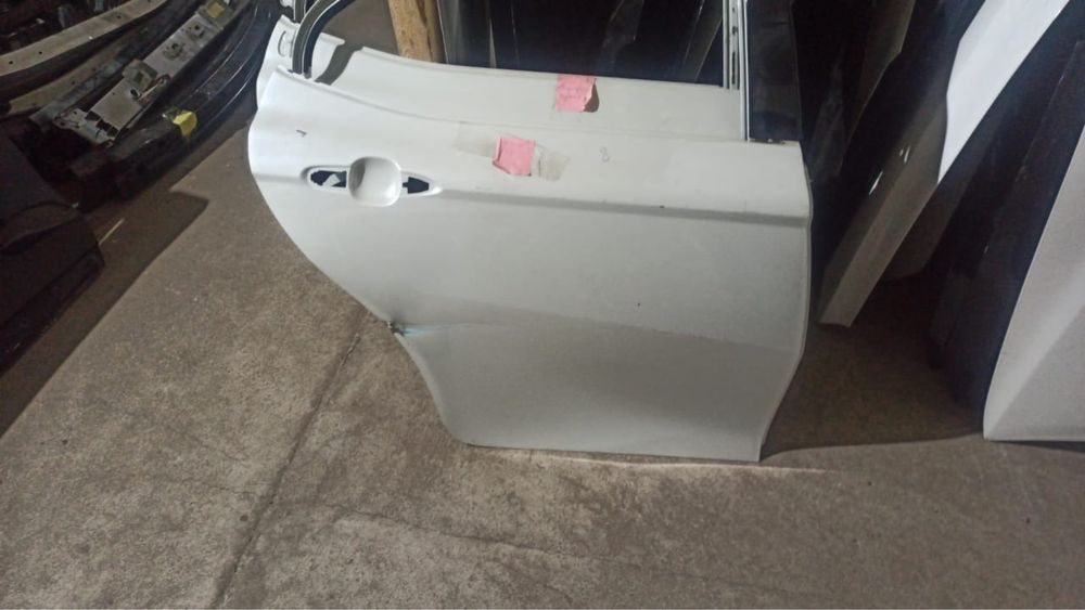 Продам задний правый дверь Camry 70/75