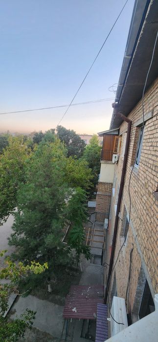 Срочно продается 1  ком.. квар.. 4 этаж  ул.Шота Руставелли