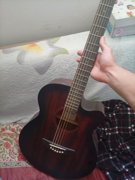 Chitară acustică